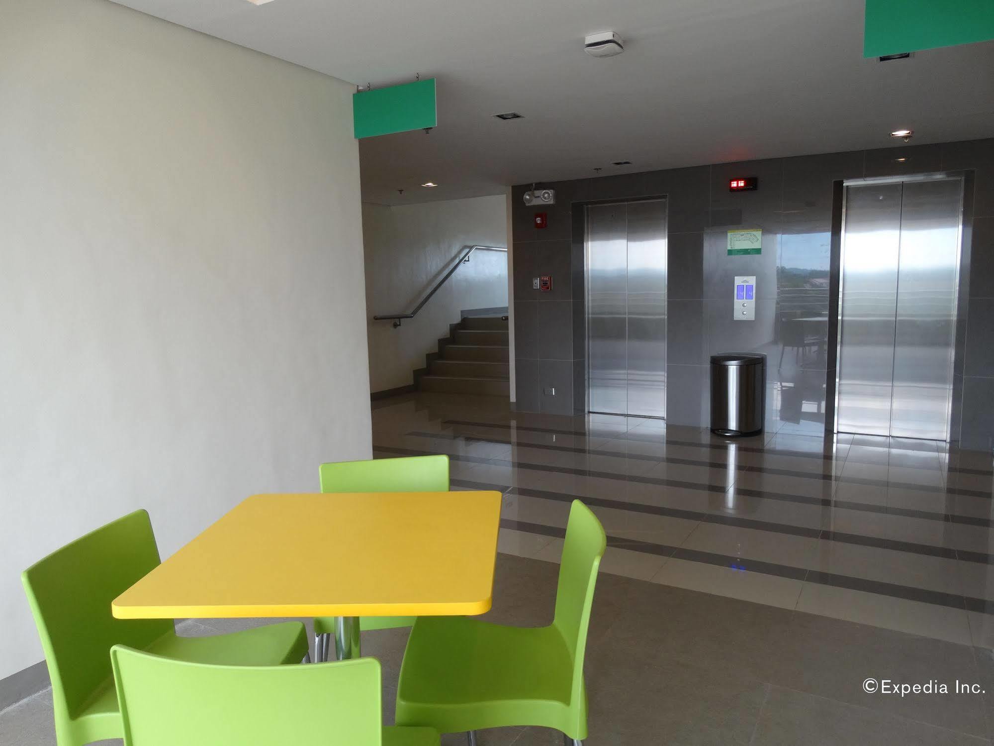 Go Hotels Lanang - Davao Zewnętrze zdjęcie