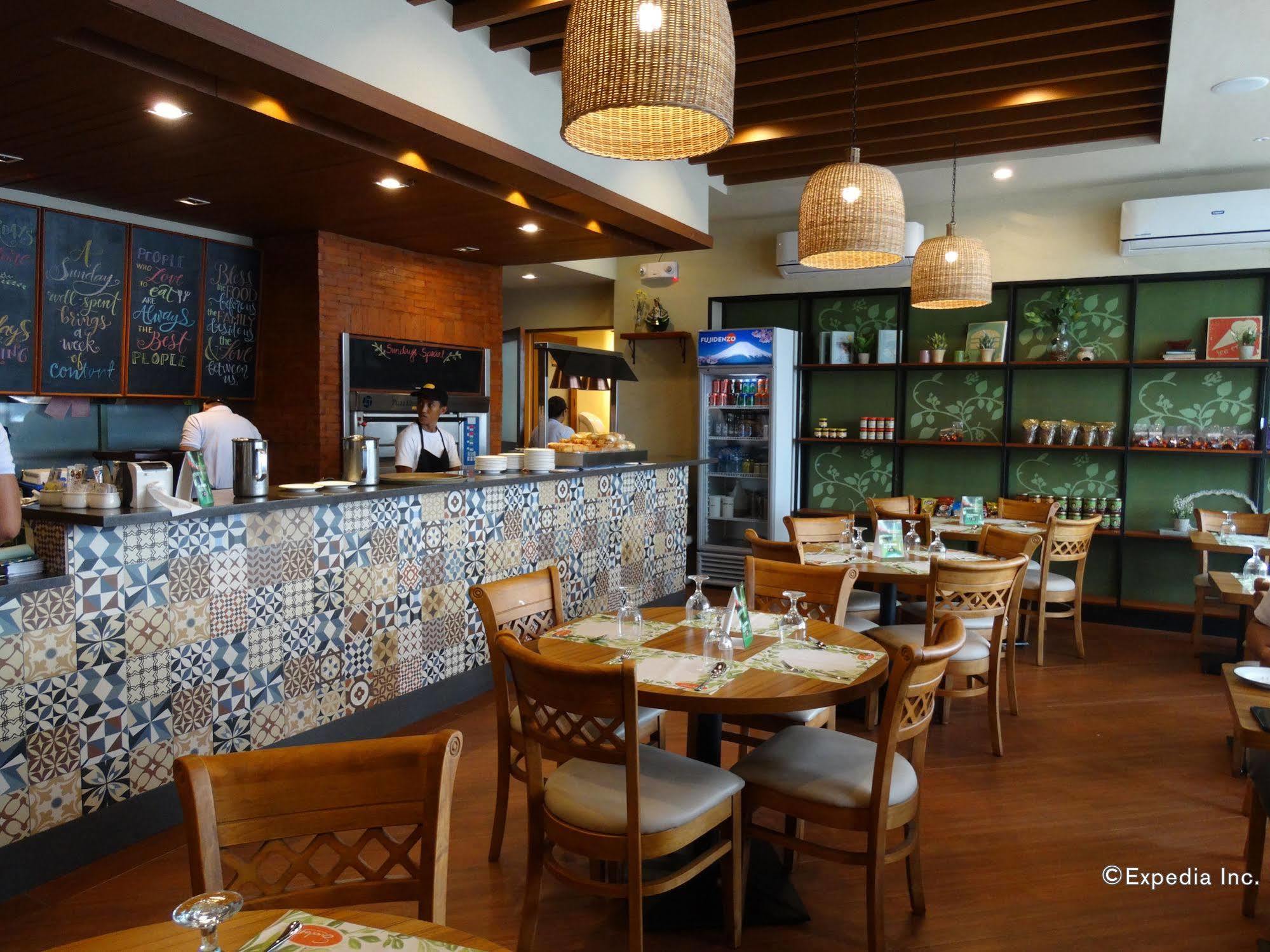 Go Hotels Lanang - Davao Zewnętrze zdjęcie